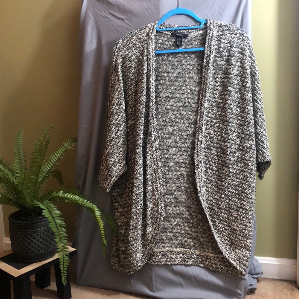 Quarter-length cardigan